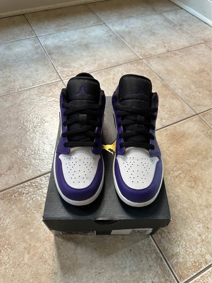 Jordan Retro 1 Low Court Purple GS DS - photo 2