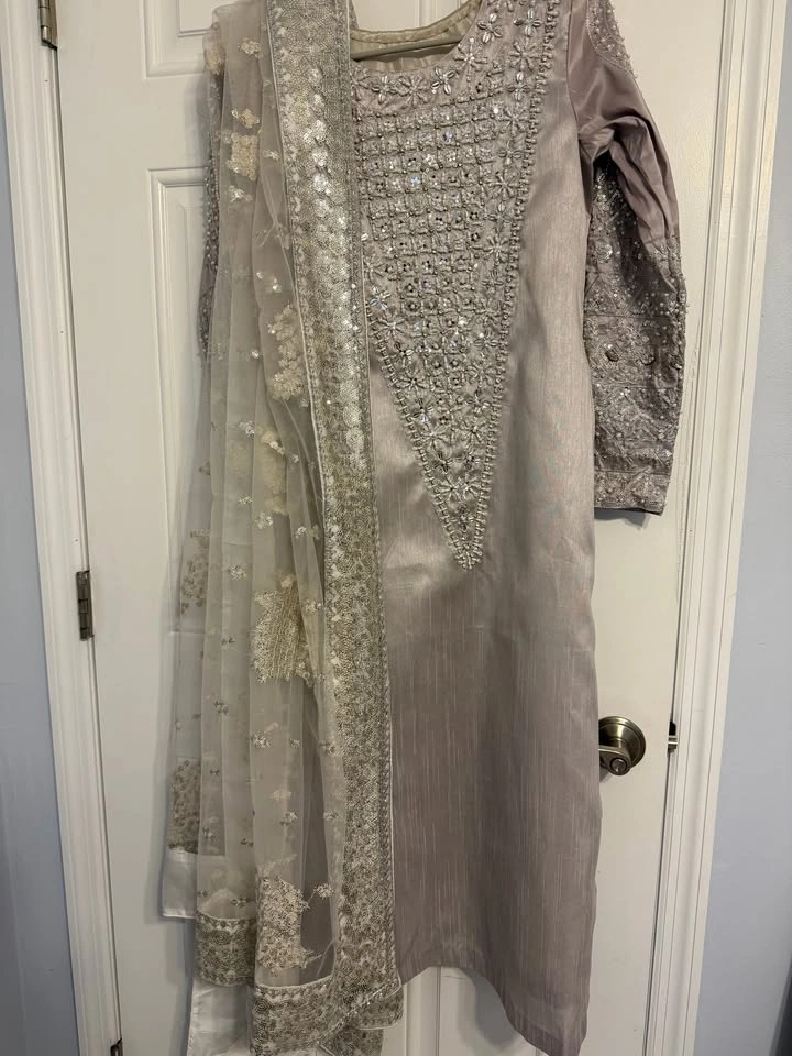 Eid Pakistani/Indian Dress (Small) - photo 4