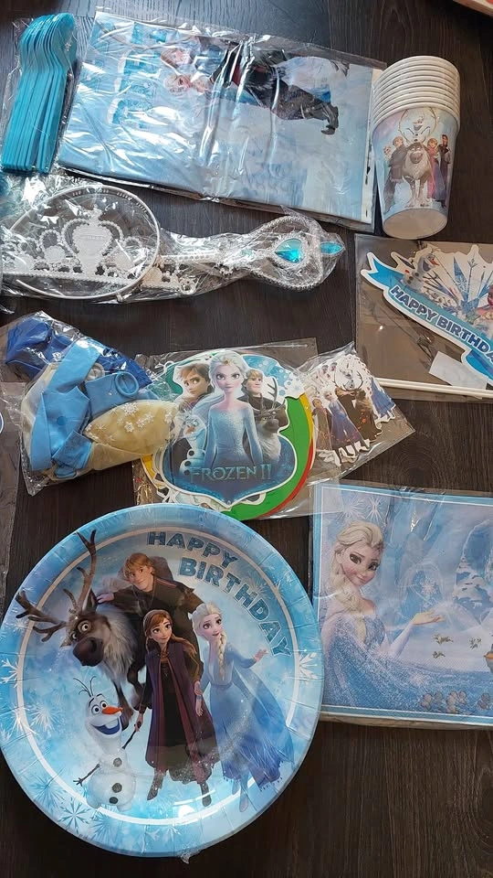 Frozen Party Supplies Bundle - photo 3