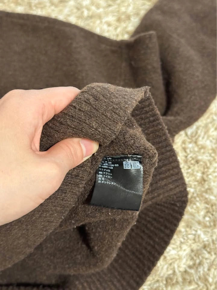 UNIQLO Brown Knit Sweater - photo 4