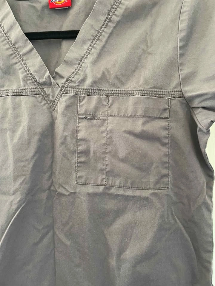 Gray Dickies Scrub Top Size M - photo 2