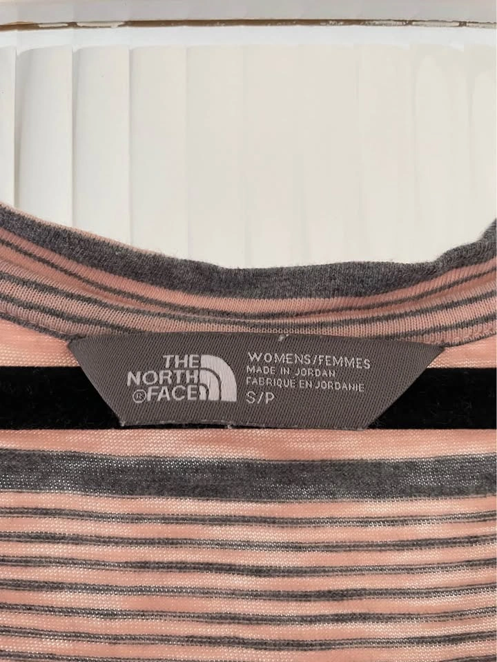 The North Face grey and pink sleeveless dress - photo 2