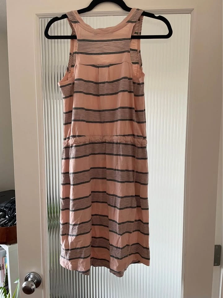 The North Face grey and pink sleeveless dress - photo 4