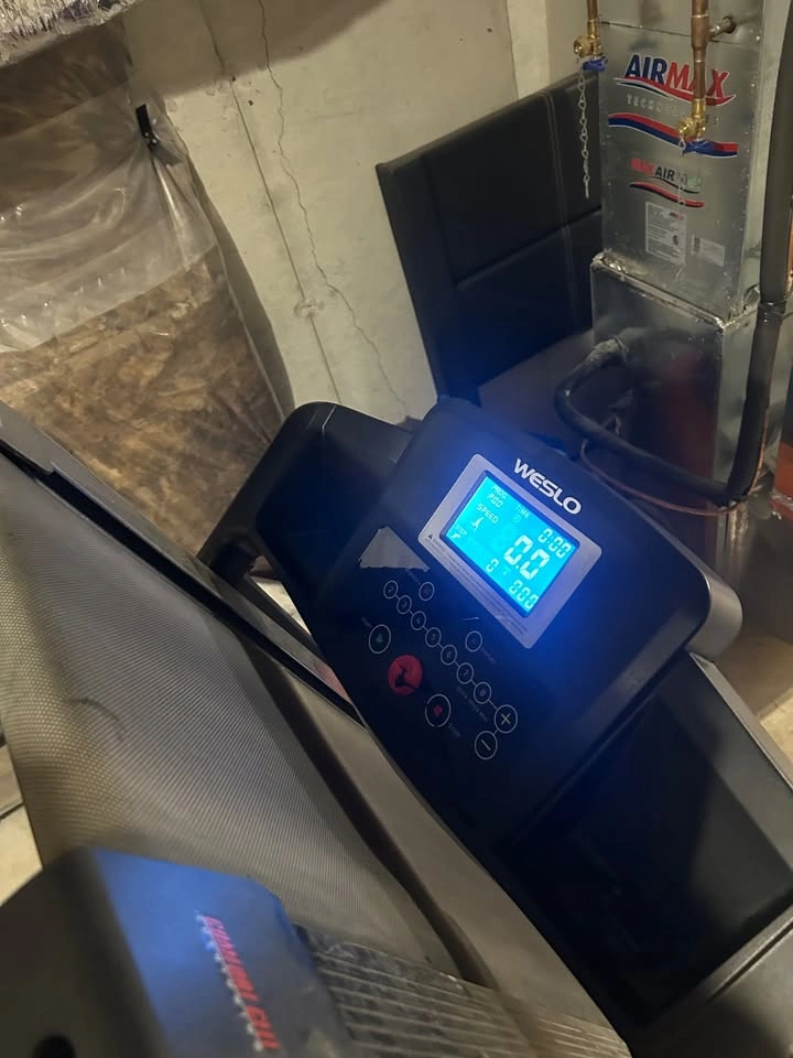 Weslo Cadence G 3.9 Treadmill - photo 3