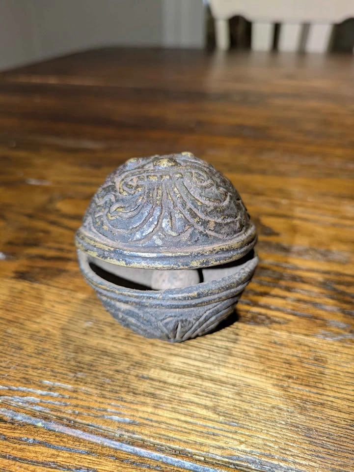Antique Elephant or water buffalo bronze bell Burmese - photo 2