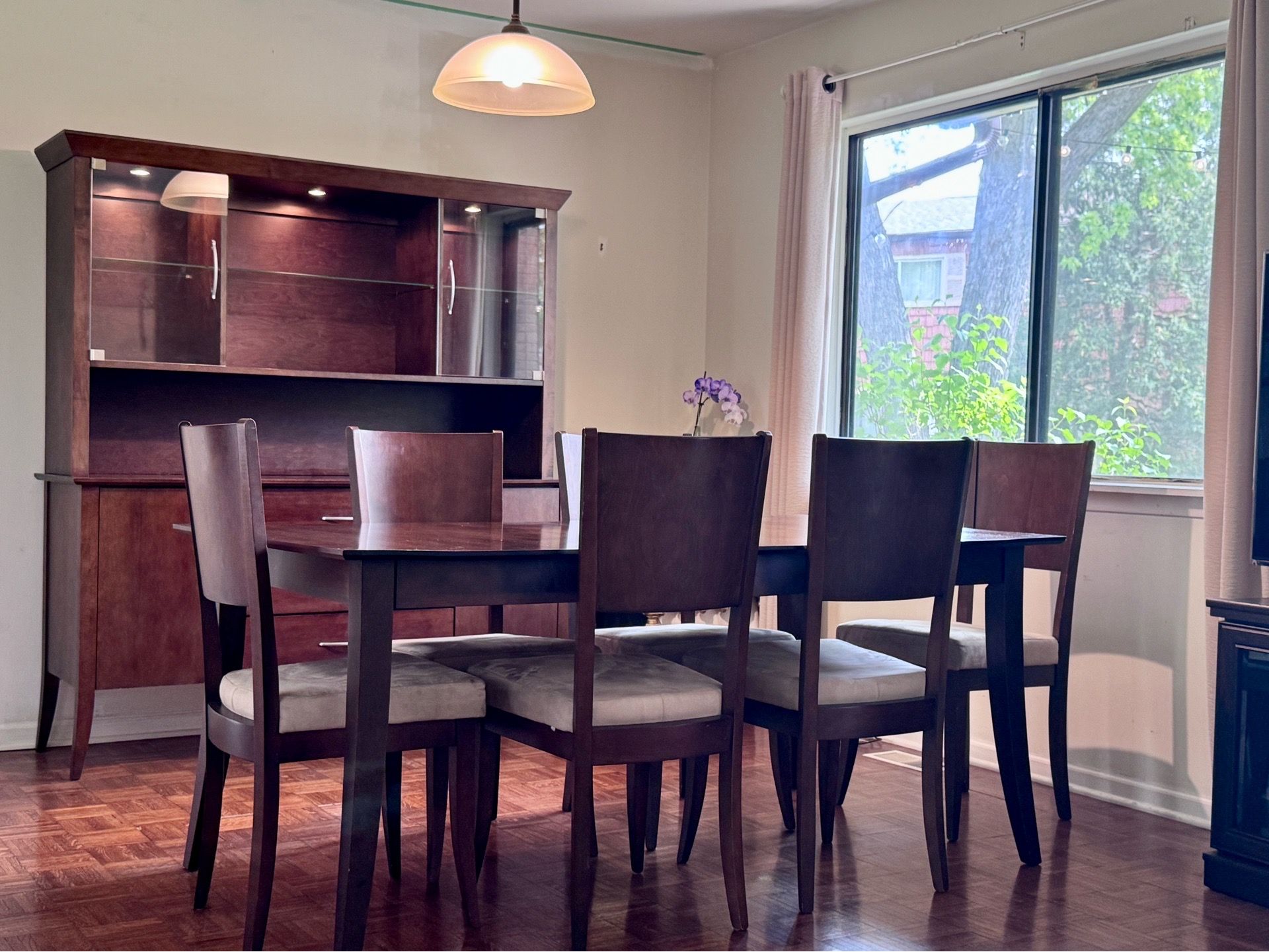 Baronet Six-Chair Dining Set