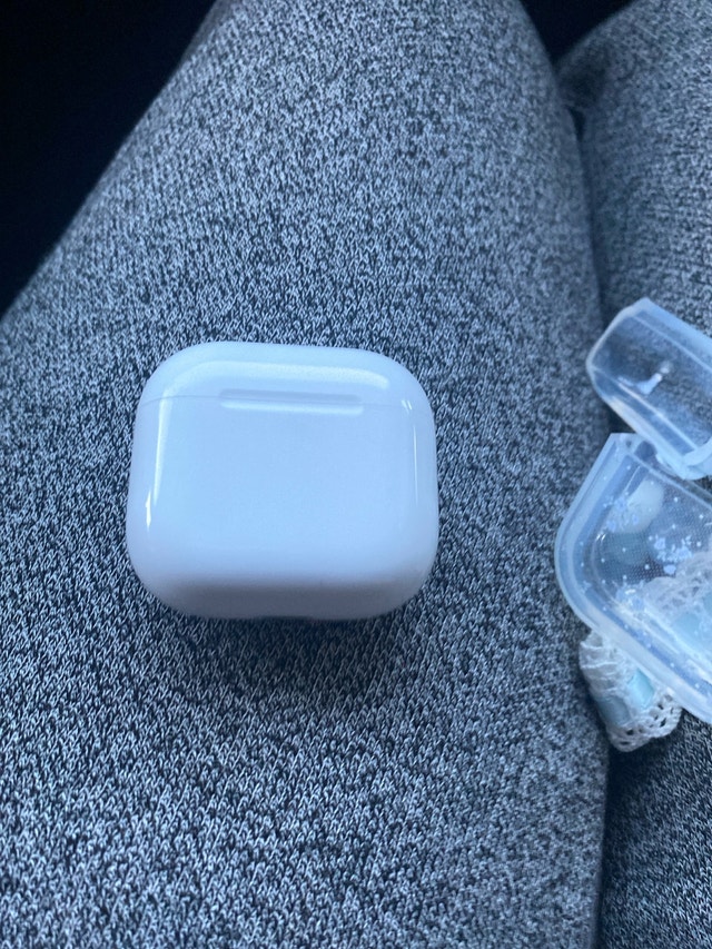 AirPods 4 Brand New