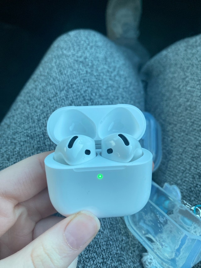 AirPods 4 Brand New - photo 2