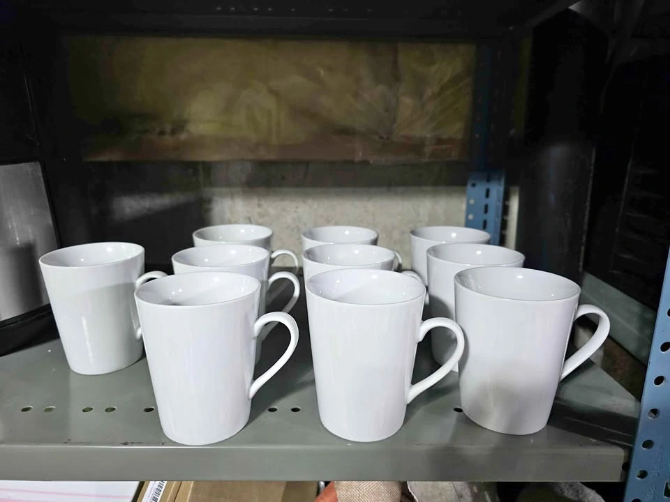Set of 10 white cups