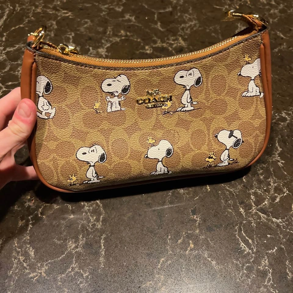 Snoopy Coach Purse - photo 2