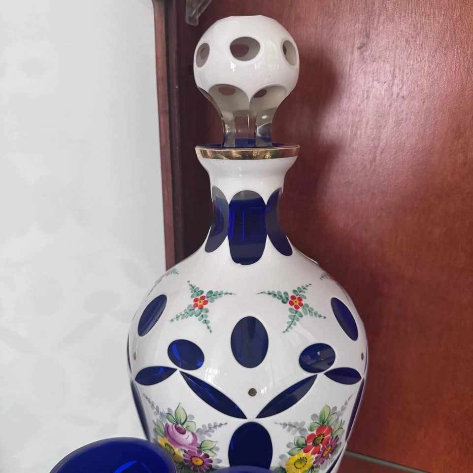 Bohemian Cobalt & White Floral Cut Glass Decanter & 5 Glasses - photo 4