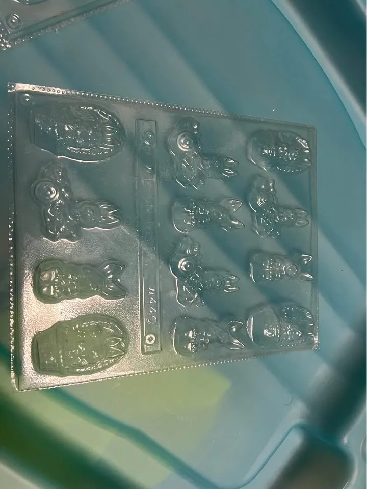 Easter Themed Candy Molds - photo 2