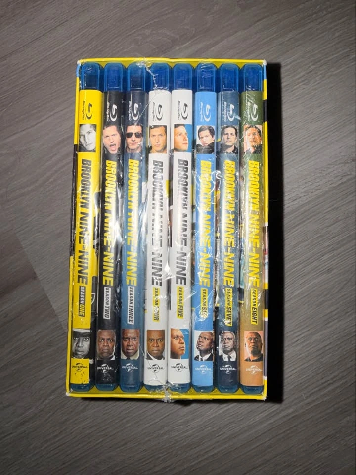 Brooklyn Nine-Nine: The Complete Series - photo 3