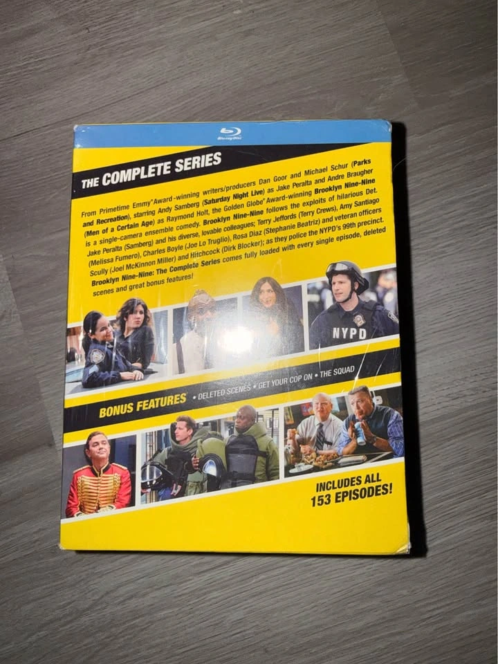 Brooklyn Nine-Nine: The Complete Series - photo 4
