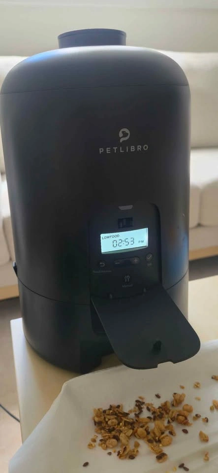 Petlibro Automatic Pet Feeder (Food Dispenser) - photo 2
