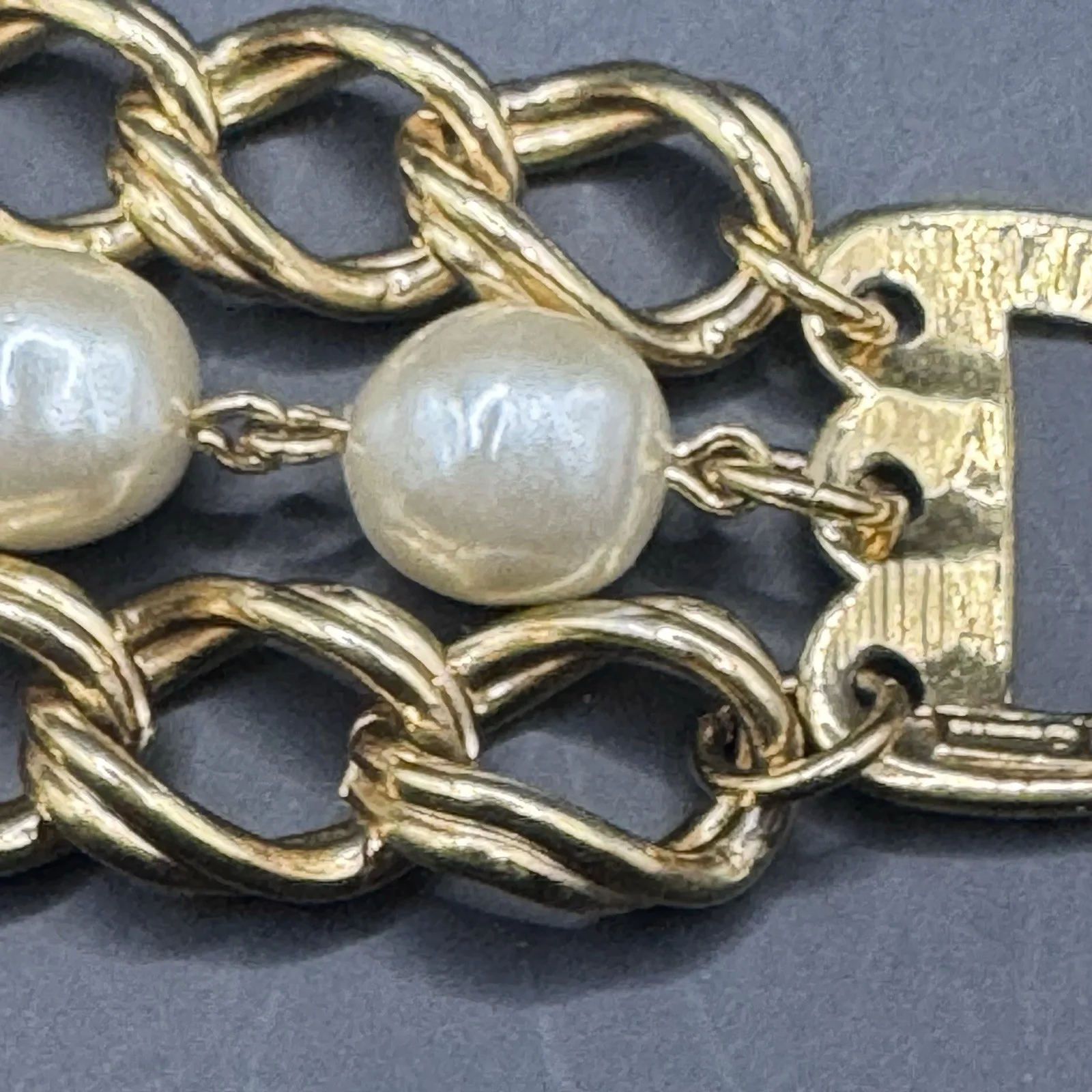 Vintage Signed Napier Gold Tone Faux Pearl Bracelet - photo 4