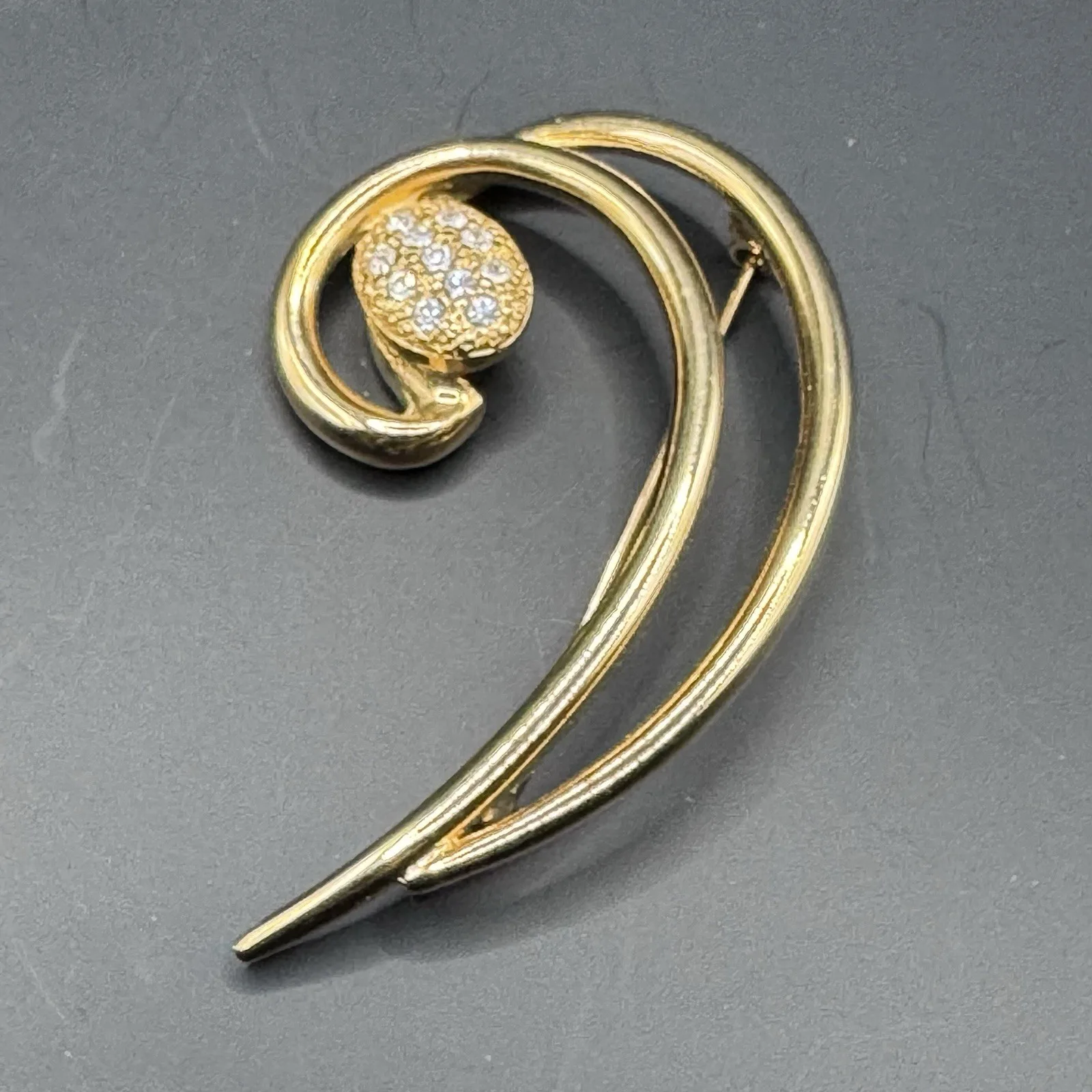 Vintage Gold Tone Rhinestone Brooch