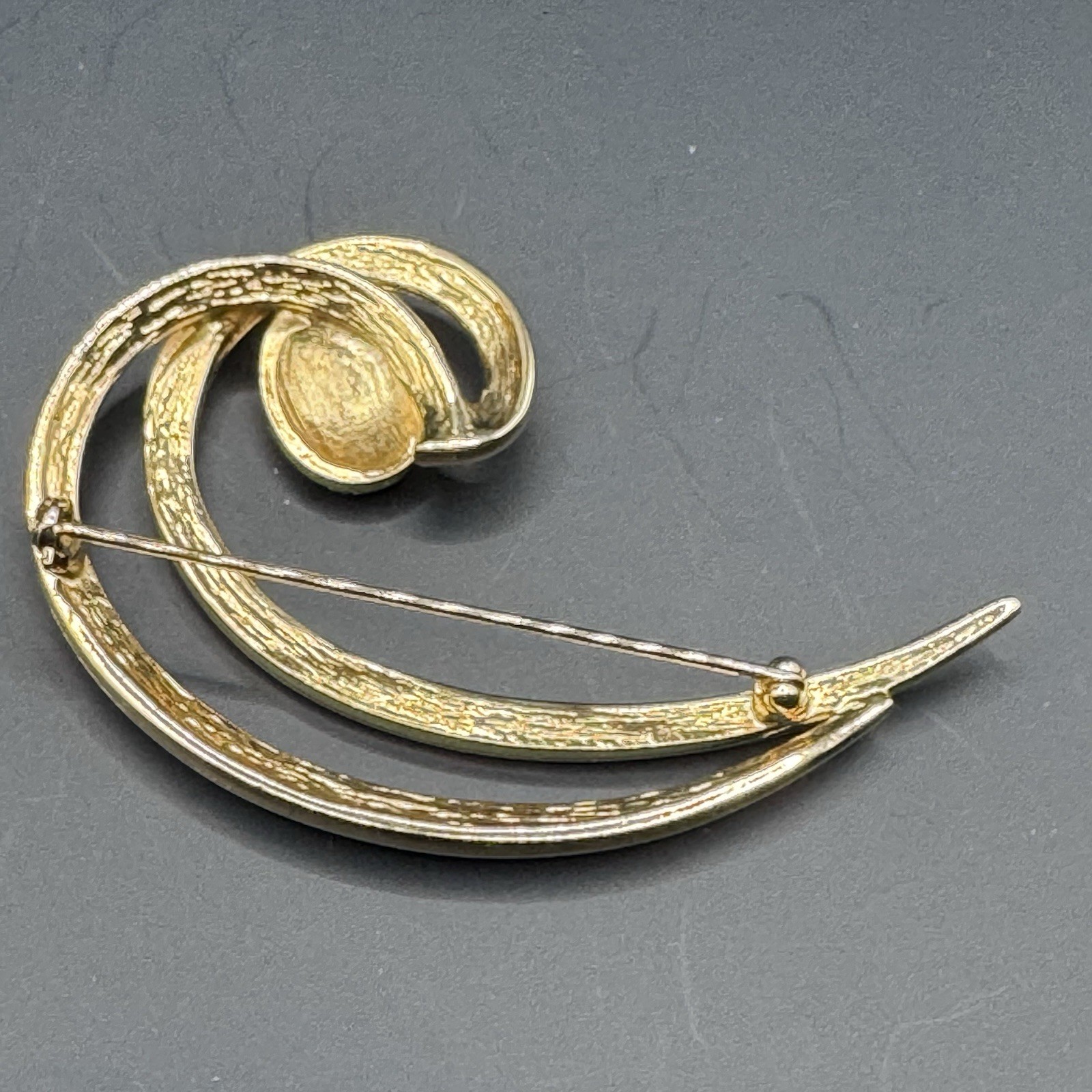 Vintage Gold Tone Rhinestone Brooch - photo 3