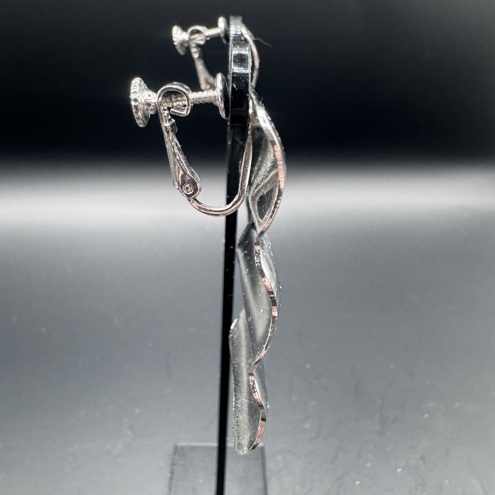 Large Silver Ripple Effect Rectangle Screw Back Earrings - photo 4