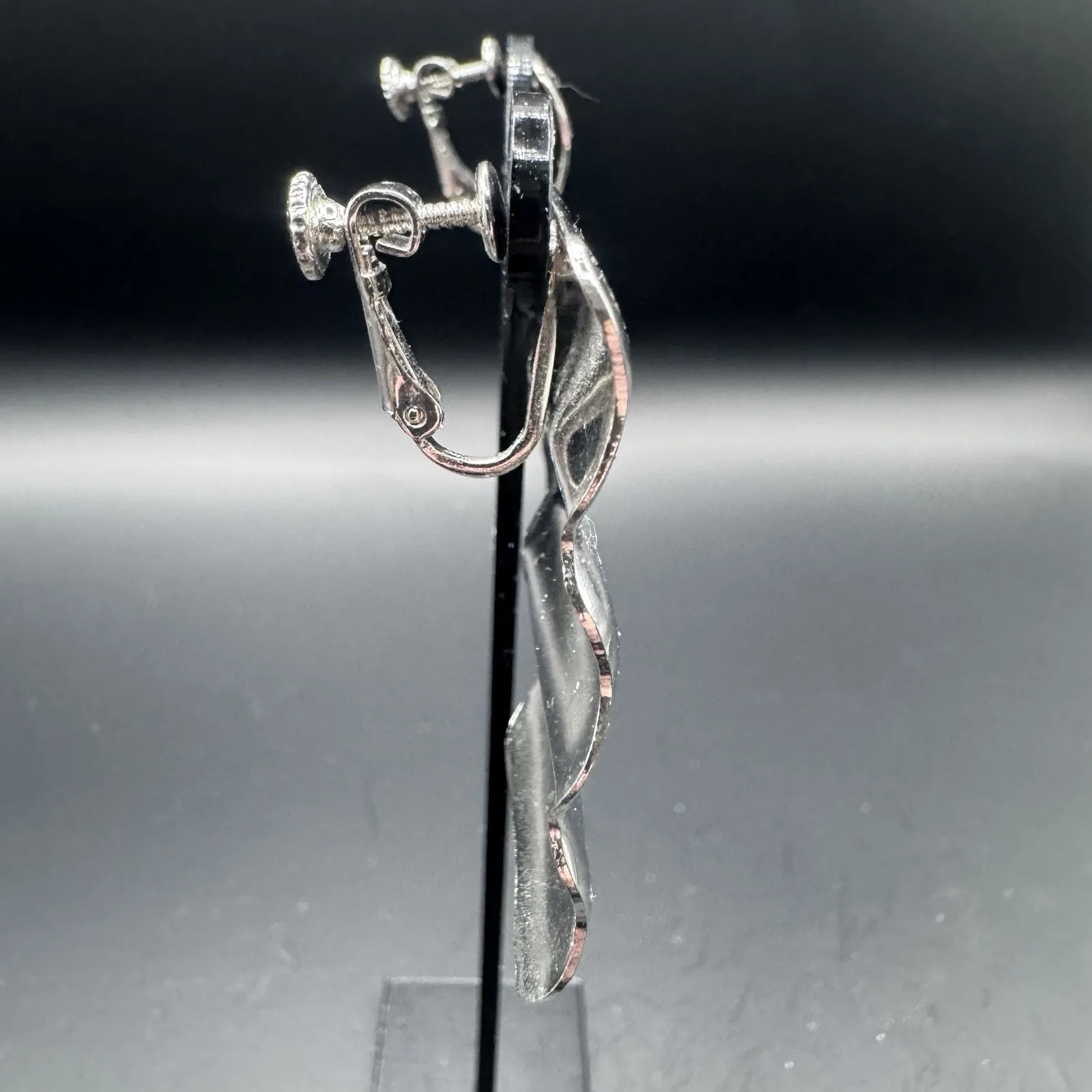 Large Silver Ripple Effect Rectangle Screw Back Earrings - photo 4