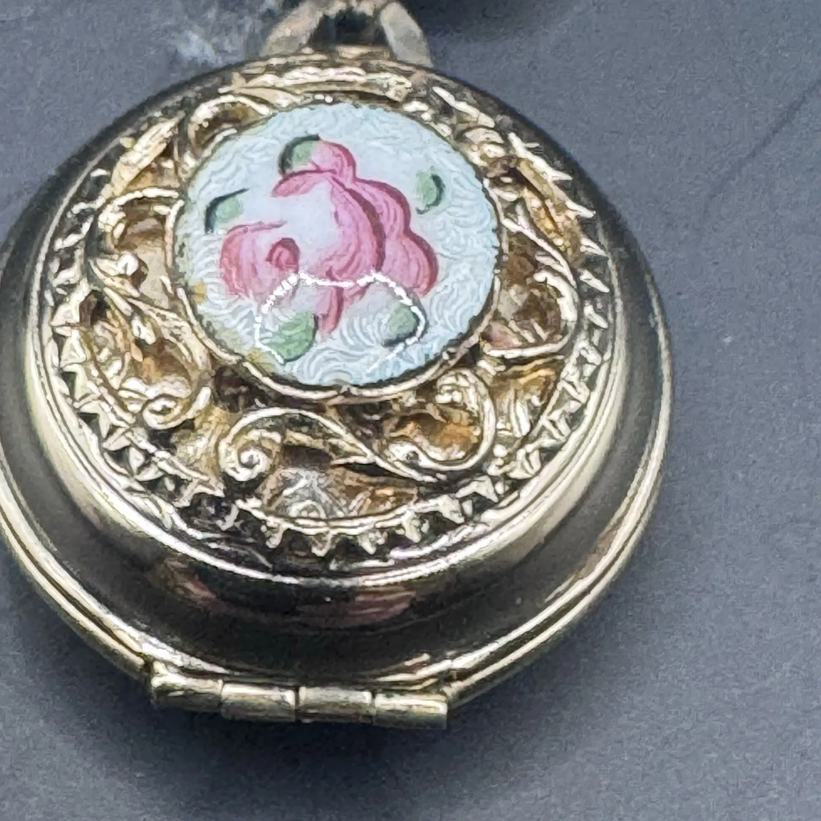 Vintage Fleur de Lis Locket Brooch with Faux Pearl & Rose Enamel - photo 2