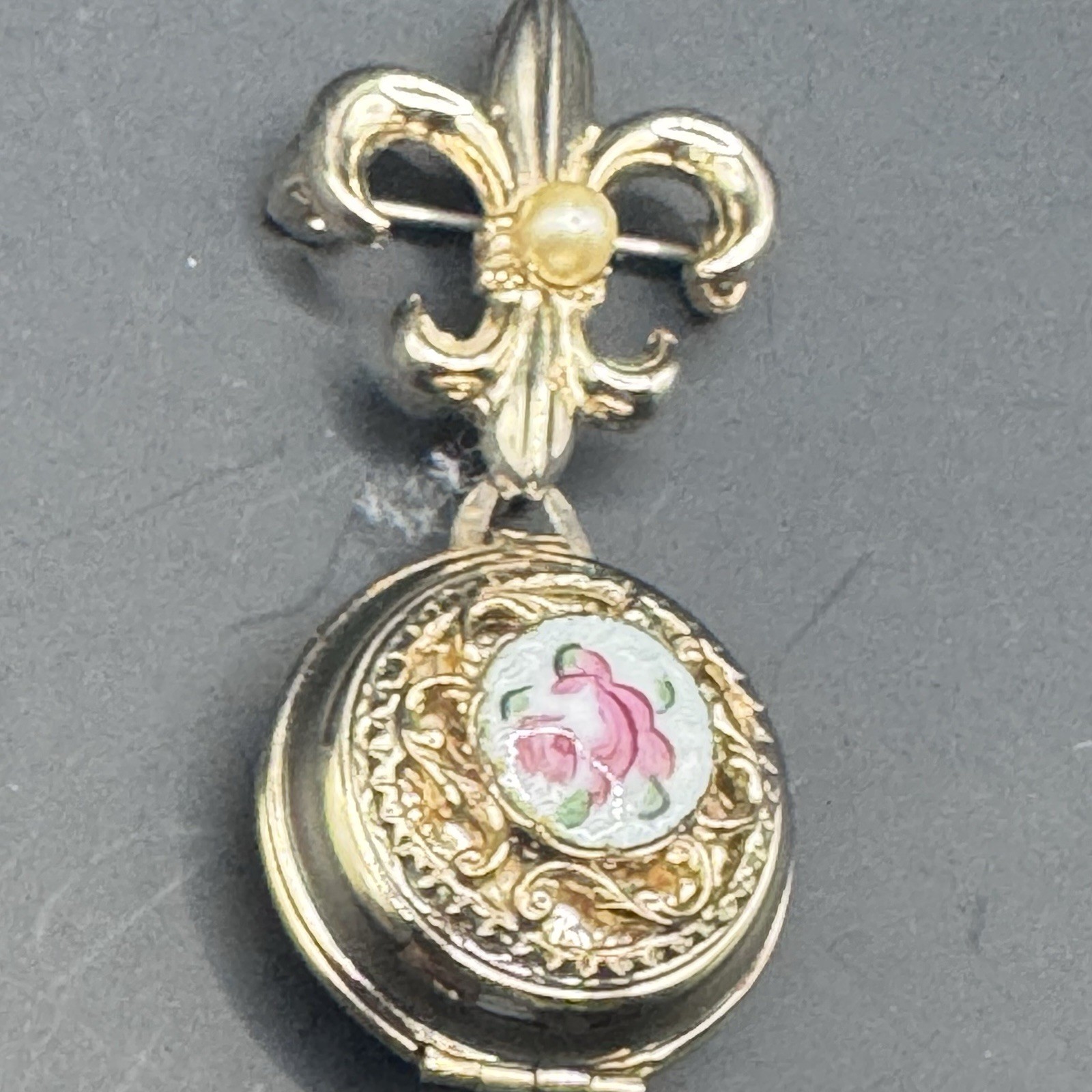 Vintage Fleur de Lis Locket Brooch with Faux Pearl & Rose Enamel - photo 4