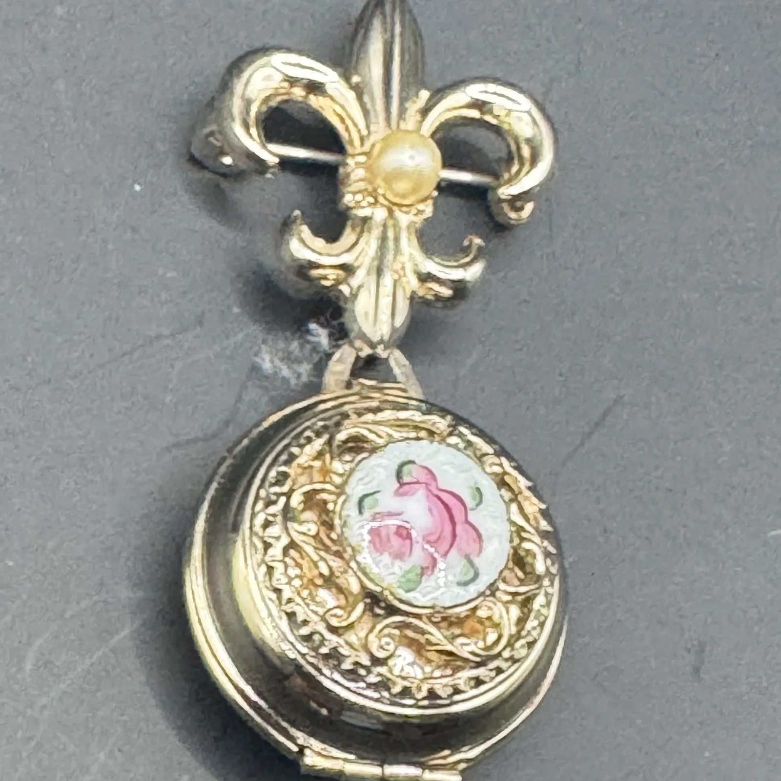 Vintage Fleur de Lis Locket Brooch with Faux Pearl & Rose Enamel - photo 4