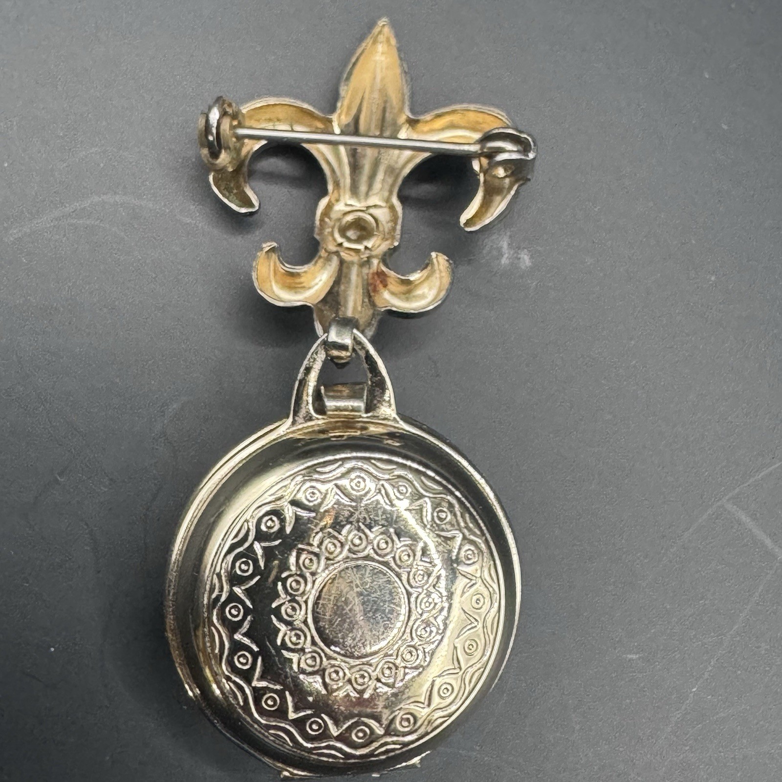 Vintage Fleur de Lis Locket Brooch with Faux Pearl & Rose Enamel - photo 5