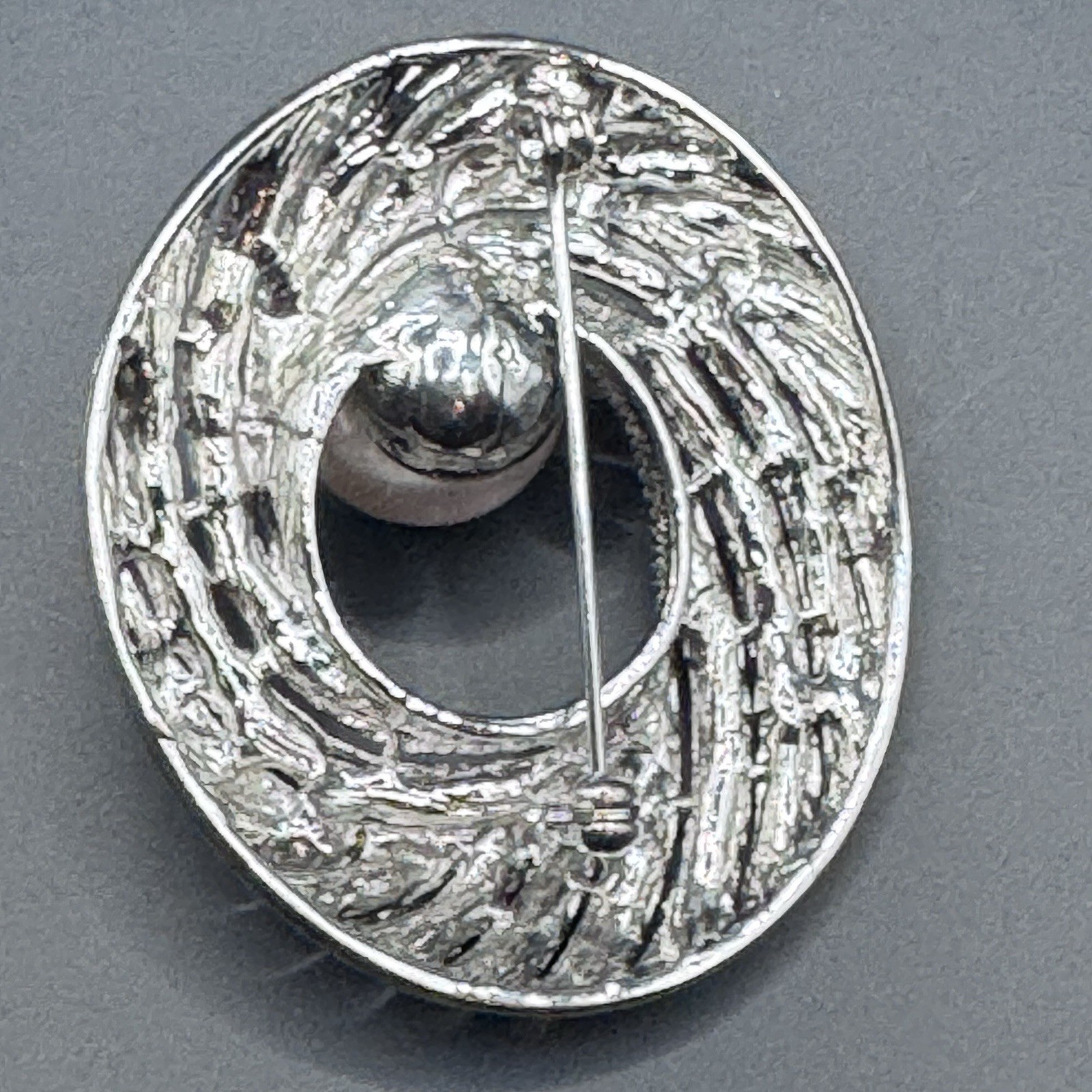 Vintage pot metal, rhinestone and faux pearl brooch - photo 4