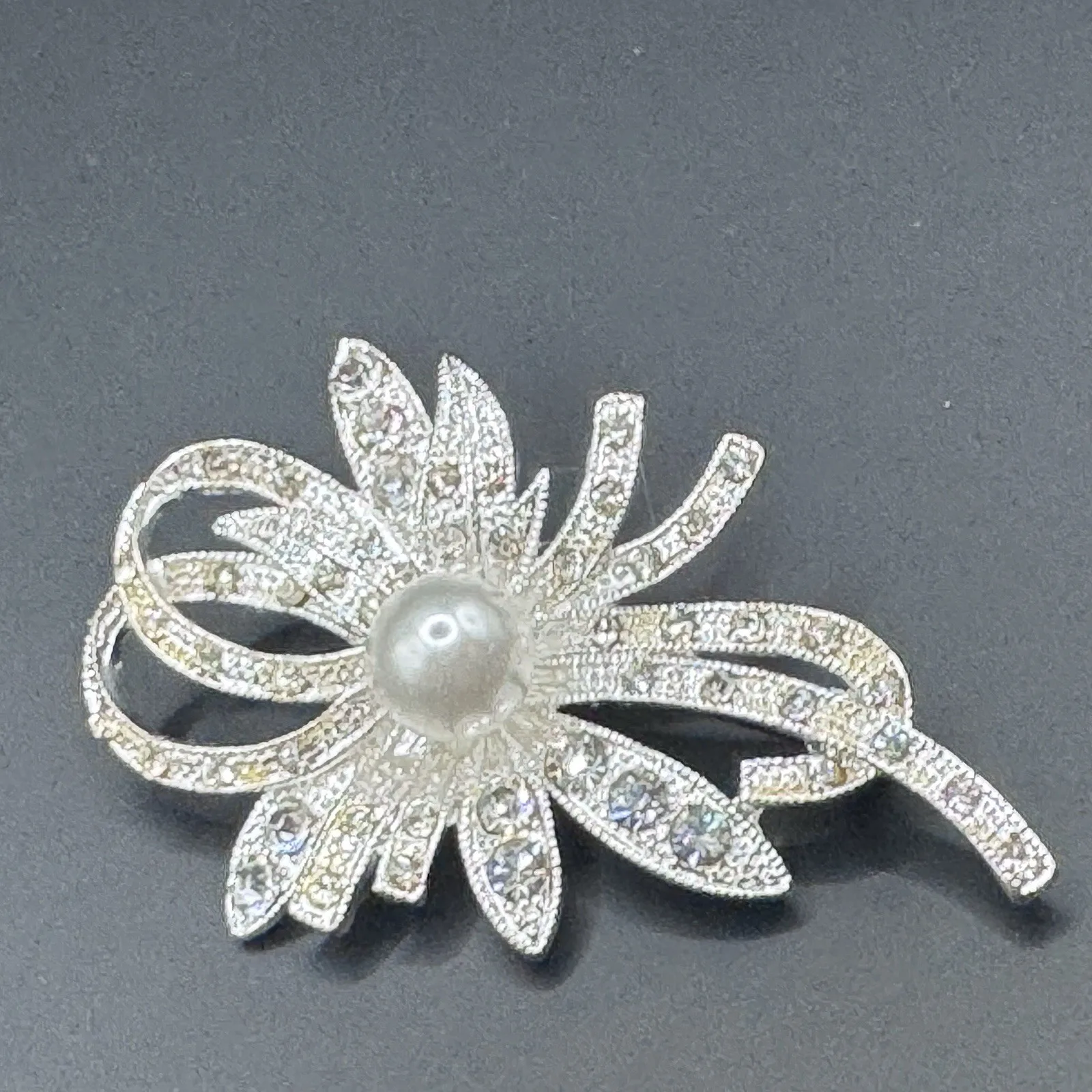 Vintage Pot Metal Rhinestone & Faux Pearl Flower Brooch - photo 3