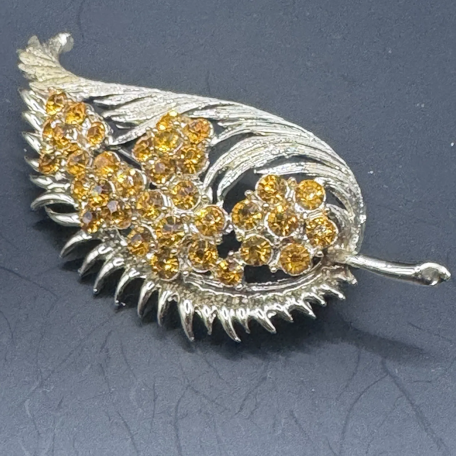 Signed Coro Vintage Gold Tone Leaf Brooch w/ Amber Rhinestones - photo 2