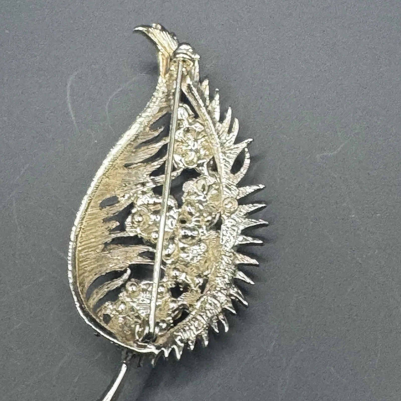 Signed Coro Vintage Gold Tone Leaf Brooch w/ Amber Rhinestones - photo 4