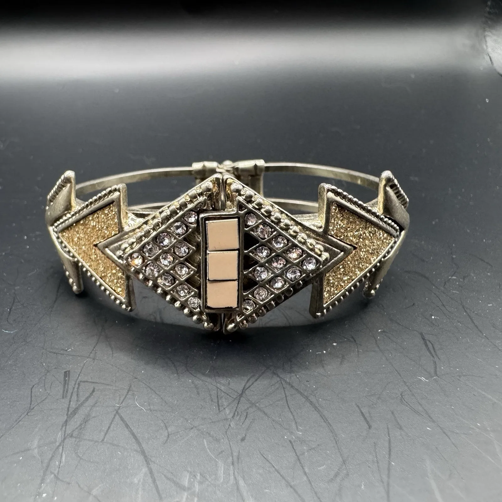 Large hinge clasp Deco- Inspired bracelet with gold tone and rhi - photo 2