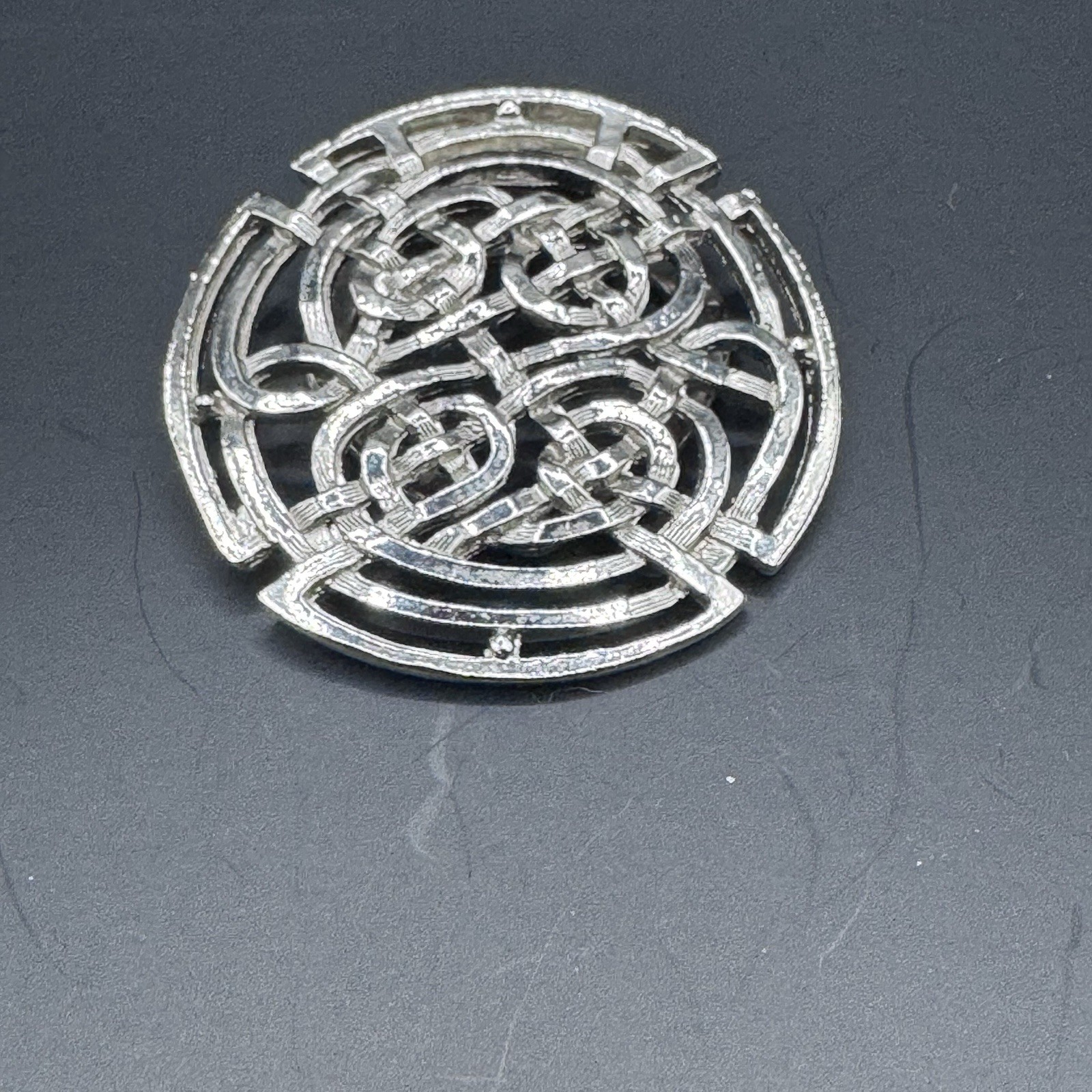 Vintage Silver Toned Scarf Clip - Celtic Design - photo 2