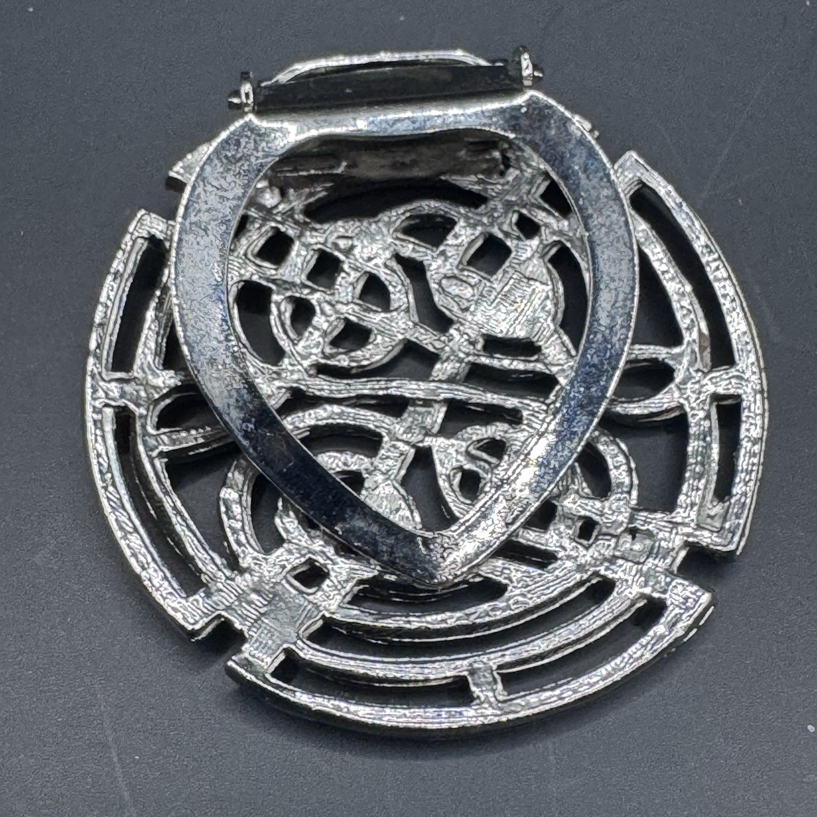 Vintage Silver Toned Scarf Clip - Celtic Design - photo 3