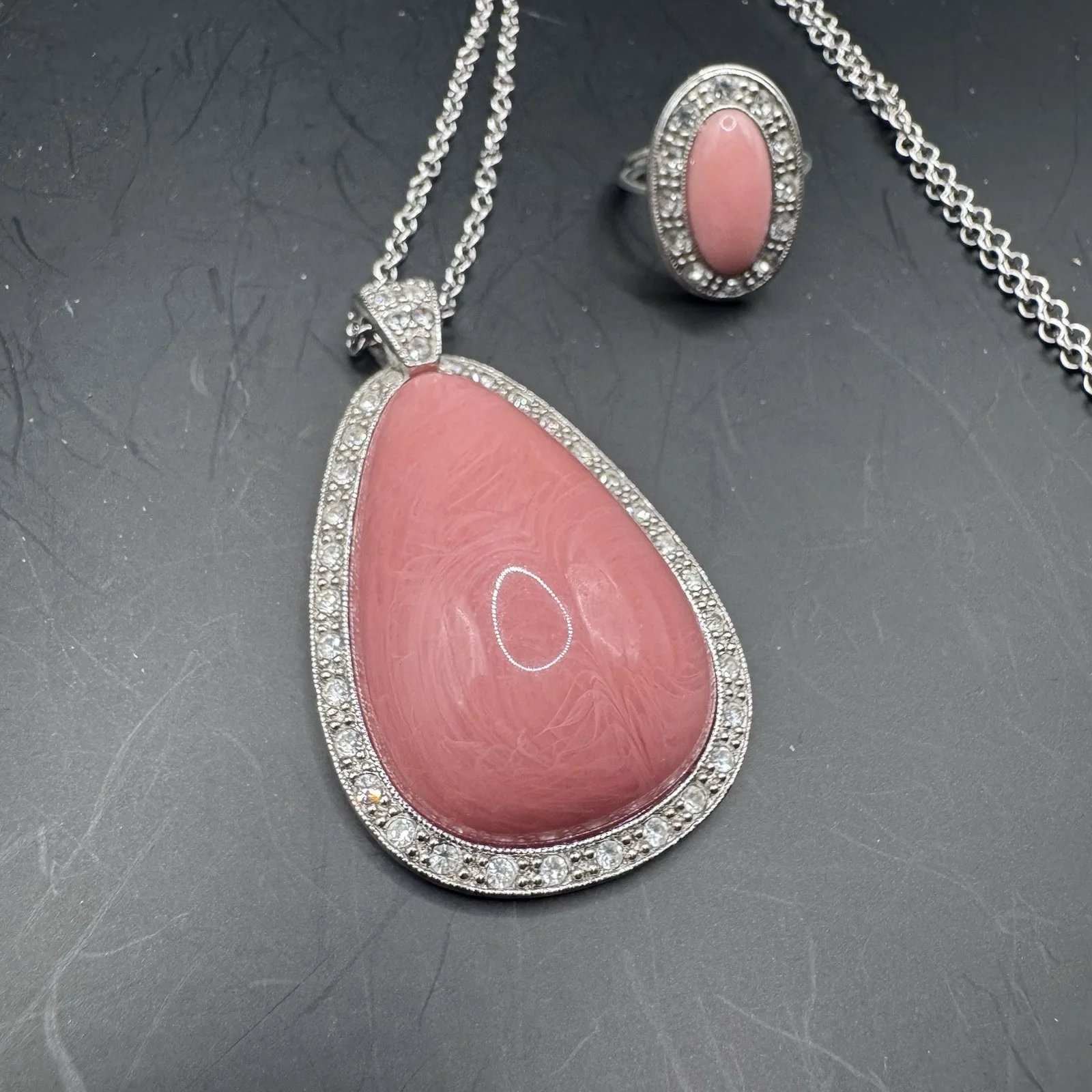 Avon "Pale Fire" 1973 Necklace & Ring Set - Pink Coral Rhineston - photo 2