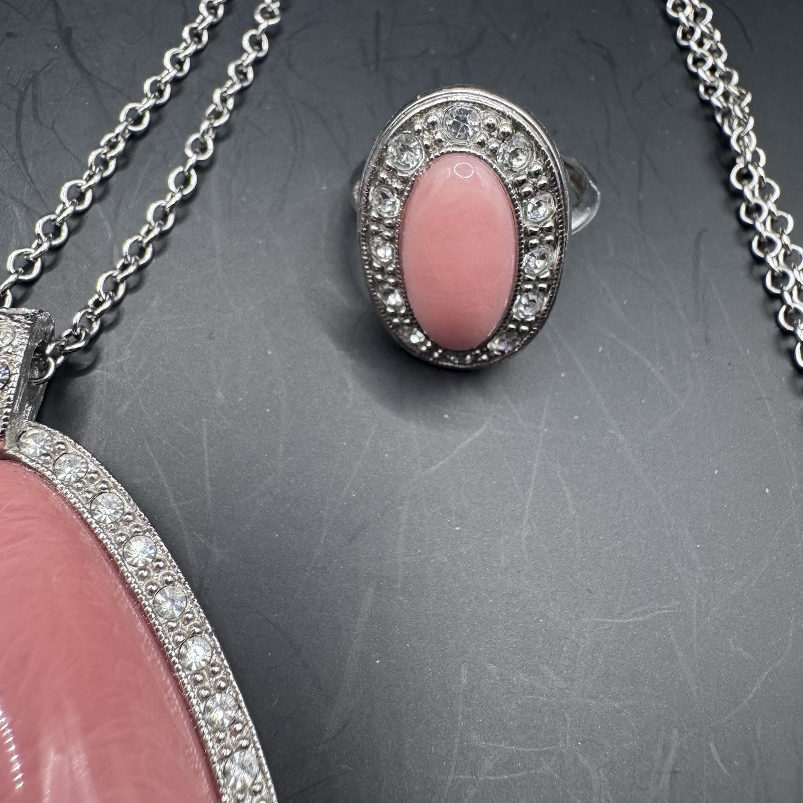 Avon "Pale Fire" 1973 Necklace & Ring Set - Pink Coral Rhineston - photo 3