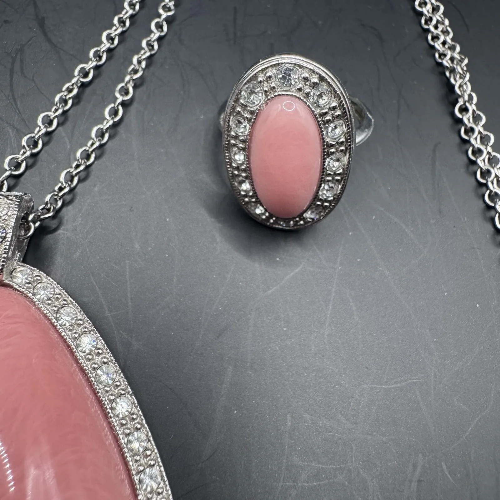 Avon "Pale Fire" 1973 Necklace & Ring Set - Pink Coral Rhineston - photo 3