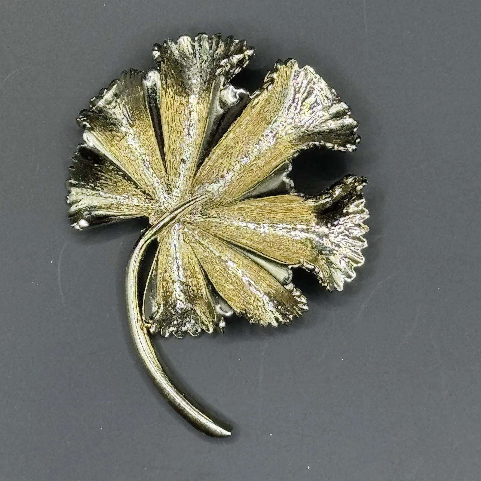 Vintage Coro Gold Tone Ruffled Leaf Brooch