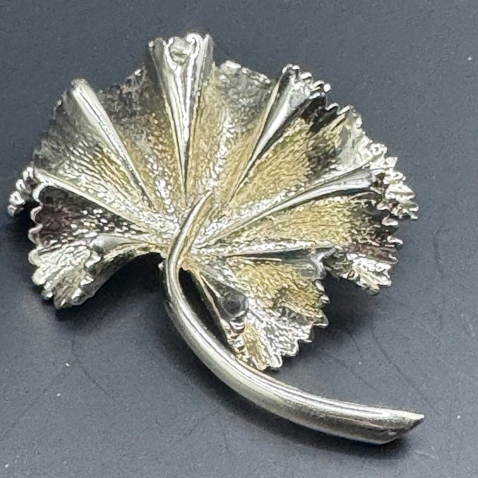 Vintage Coro Gold Tone Ruffled Leaf Brooch - photo 3