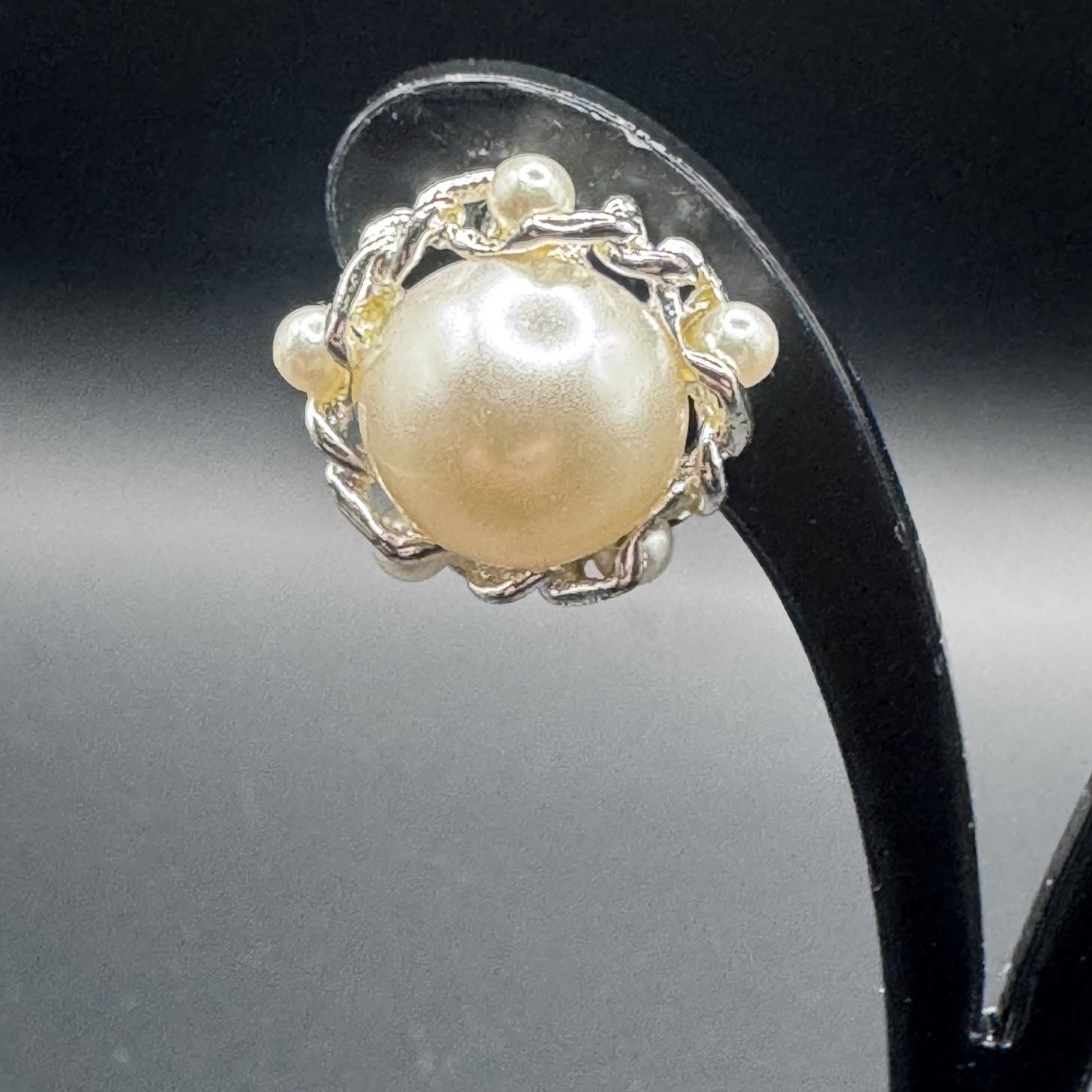 Small, round, faux pearl and silver toned clip on earrings - photo 3