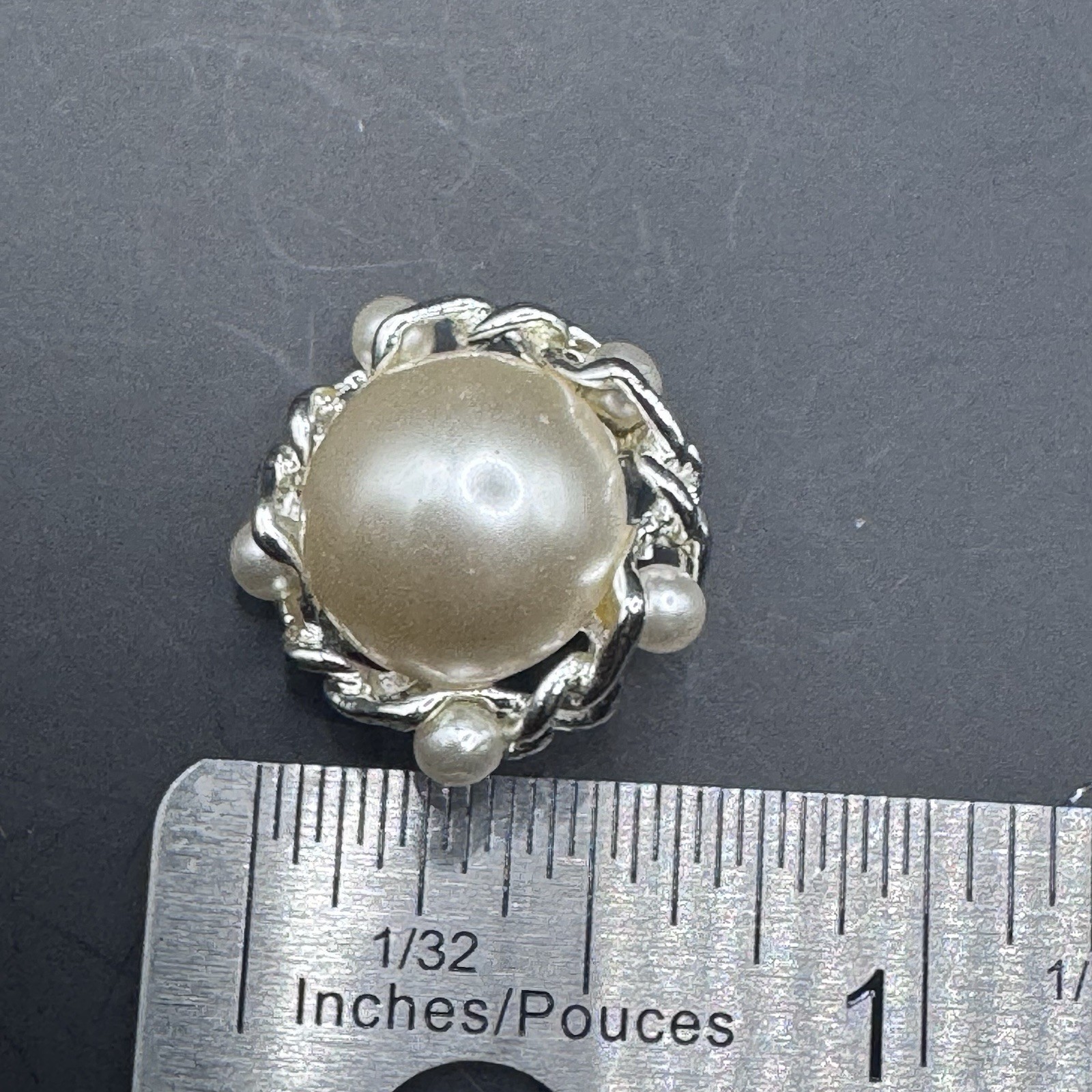 Small, round, faux pearl and silver toned clip on earrings - photo 5
