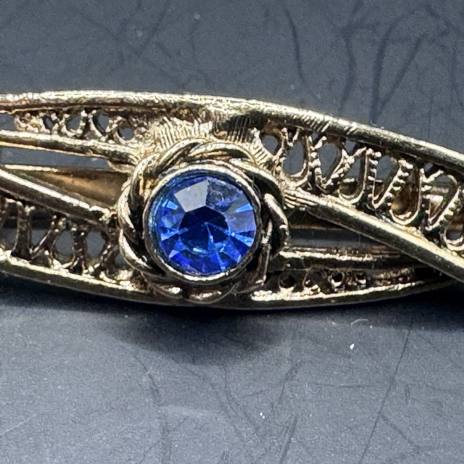 Victorian/Edwardian Reproduction Gold Tone Bar Pin w/ Blue Stone - photo 3