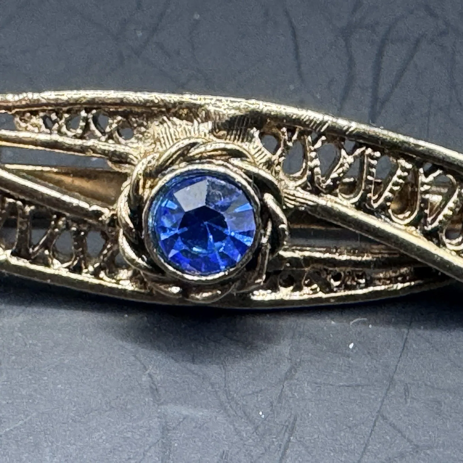 Victorian/Edwardian Reproduction Gold Tone Bar Pin w/ Blue Stone - photo 3