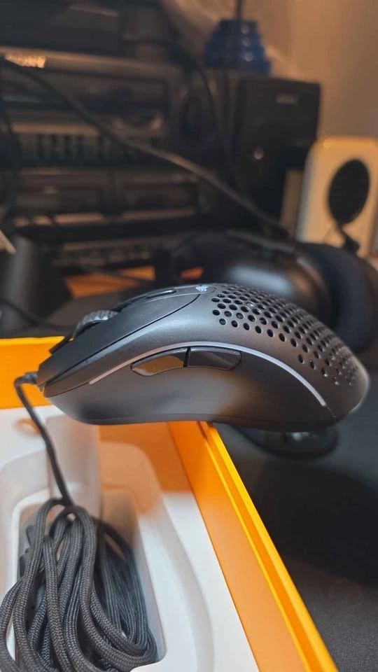 Glorious Model D 2 Gaming Mouse - Ultralight (58g) - photo 5
