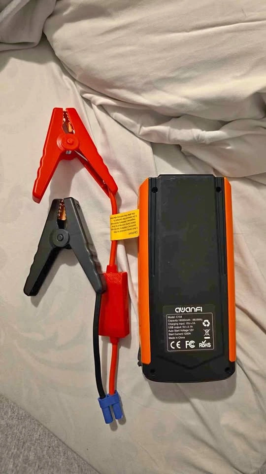 AWANFI C104 12V Jump Starter & 18000mAh Power Bank - 1200A