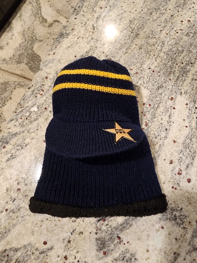 Kids age 7-11 winter hat cap and neckwarmer in one