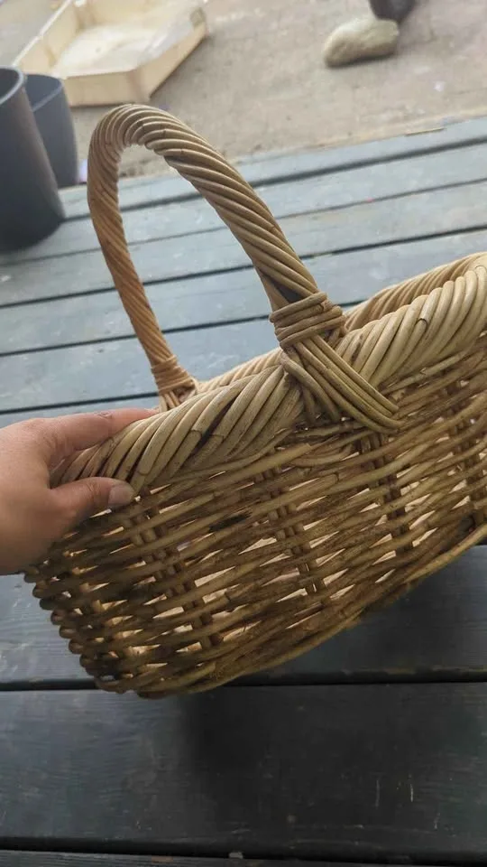 Beautiful Basket with Handle - photo 2