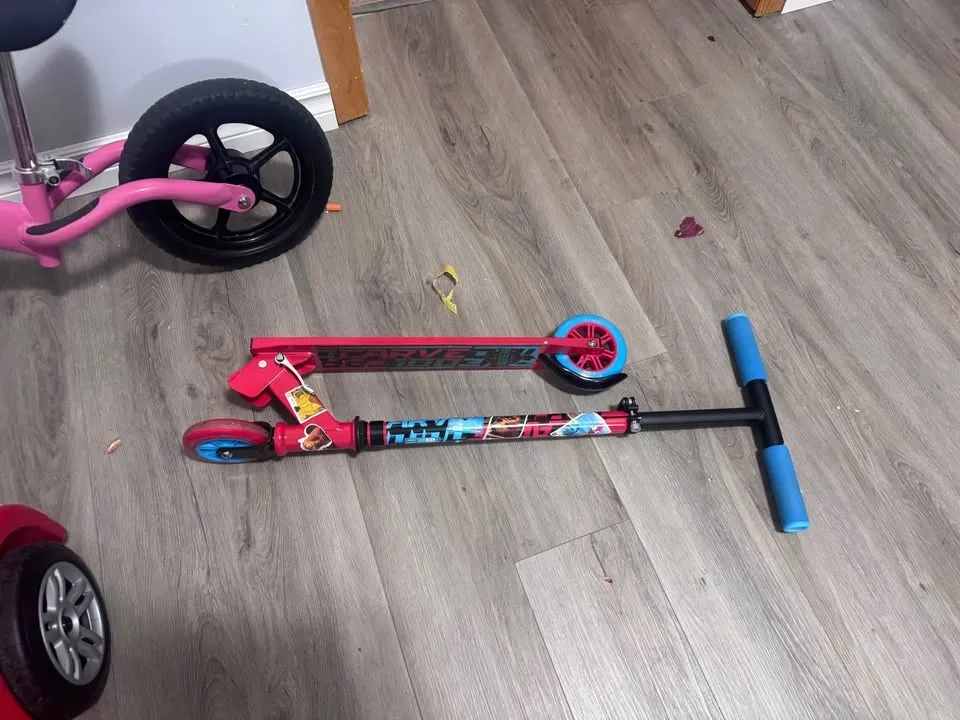 Madd Gear Scooter Red Blue Adjustable Handlebar - photo 2