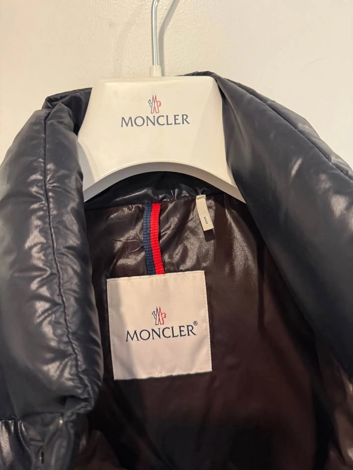 Authentic Moncler TIBB Vest – Size 3 – Excellent Condition - photo 2